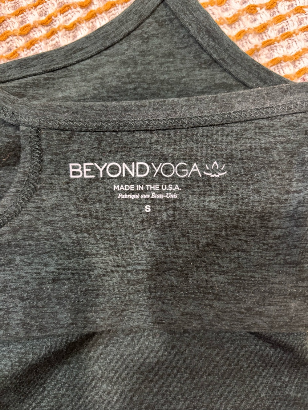 Beyond Yoga Spacedye Cropped Racerback Sports Bra in Green sz S - Picture 5 of 6